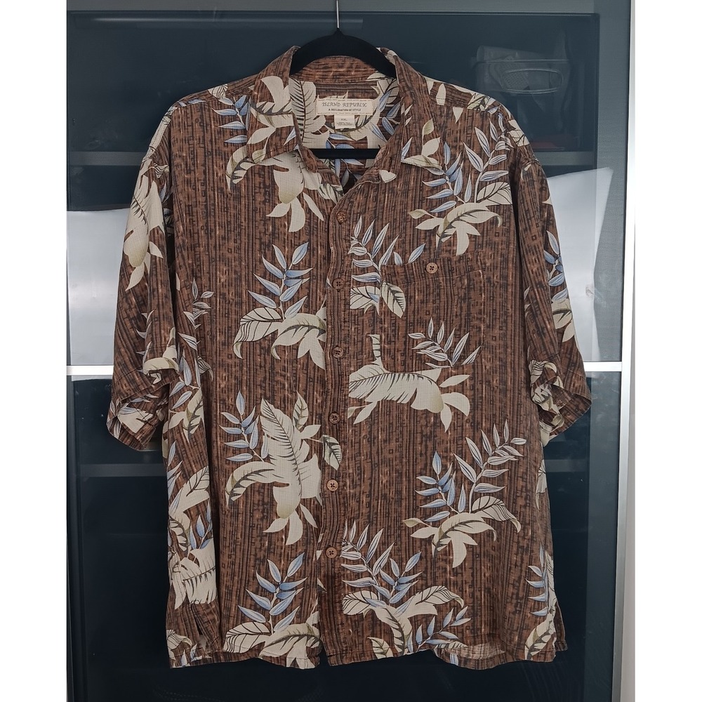 Island Republic Shirt Mens XXL Brown 100% Silk Hawaiian Camp Wooden Buttons‎